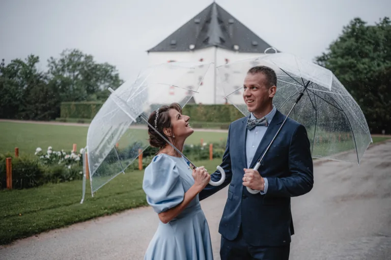 Svatba s deštníky